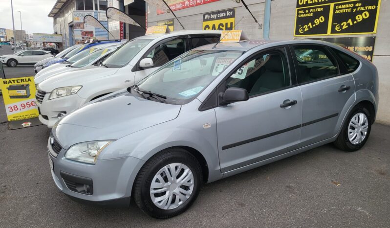 AUTOMATIC Ford Focus 1.6, only 80,000km, year Nov. 2005, music, air-conditioning etc, AUTOMATIC gear's, sold with 1 year guarantee, great all round condition with low Kms, asking 6,995e. Tel 922 736451