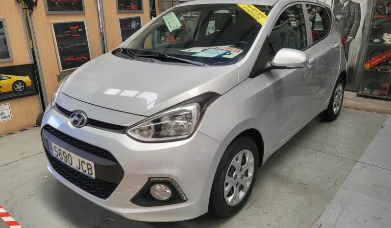 HYUNDAI i10, year 2015, one owner from new with only 65,000km, music, air-conditioning etc, sold with 1 years guarantee, asking 6,995e. 100% no deposit finance available. Tel 922 736451.