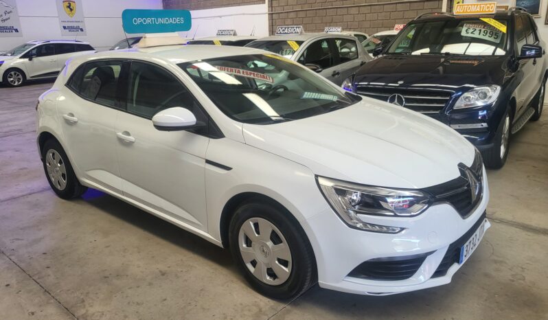 Renault Megan 1.2, año 2016, 133.000km, música, aire acondicionado etc, se vende con 1 año de garantía, pido 10.995e. El 100% de la financiación de los depósitos no está disponible. Tel 922 736451