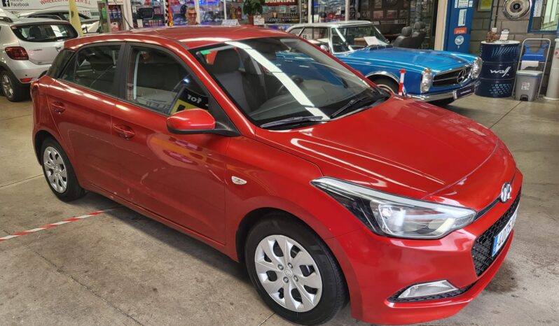 Hyundai I20, 1.2 84cv, year 2017, 107,000km, music, air-conditioning etc, sold with 1 year guarantee, asking 9,995e. 100%no deposit finance available. Tel 922 736451