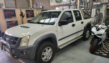 Izuzu 4 door pick up, 3.0 turbo diesel intercooler, 4x4, year 2012 , 2 previous owners with 175,000km, music, air-conditioning 4 wheel drive, cargo protection and full bull bar kit, sold with 1 year guarantee, asking 10,995e. Tel 922 736351